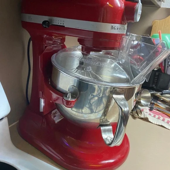 KitchenAid Stand Mixer 6 Quart 575 Max Watts - Picture 2 of 7